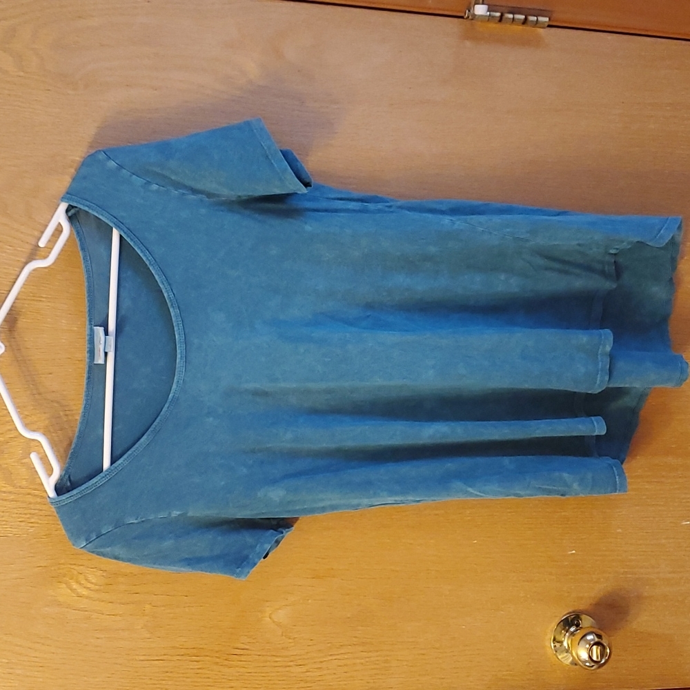 Lularoe xs t shirt